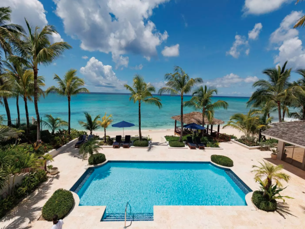 Experience Luxury Five Bedroom Retreat - Your Bohemian Escape in Nassau